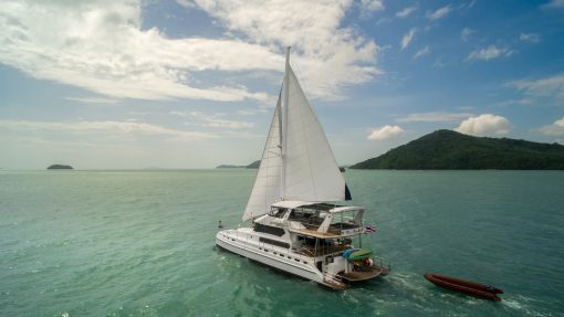 BLUE LAGOON CATAMARAN 70 FT